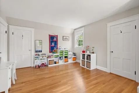 16 Brookline Street Nashua NH 03064