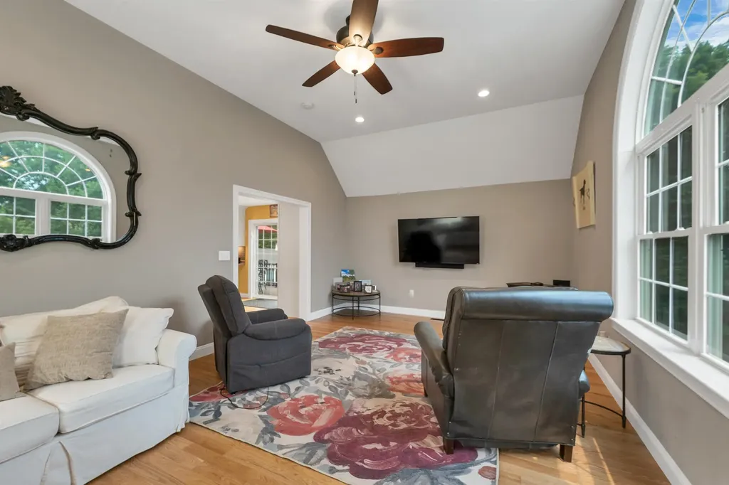 95 Olde Bridge Lane Epping NH 03042