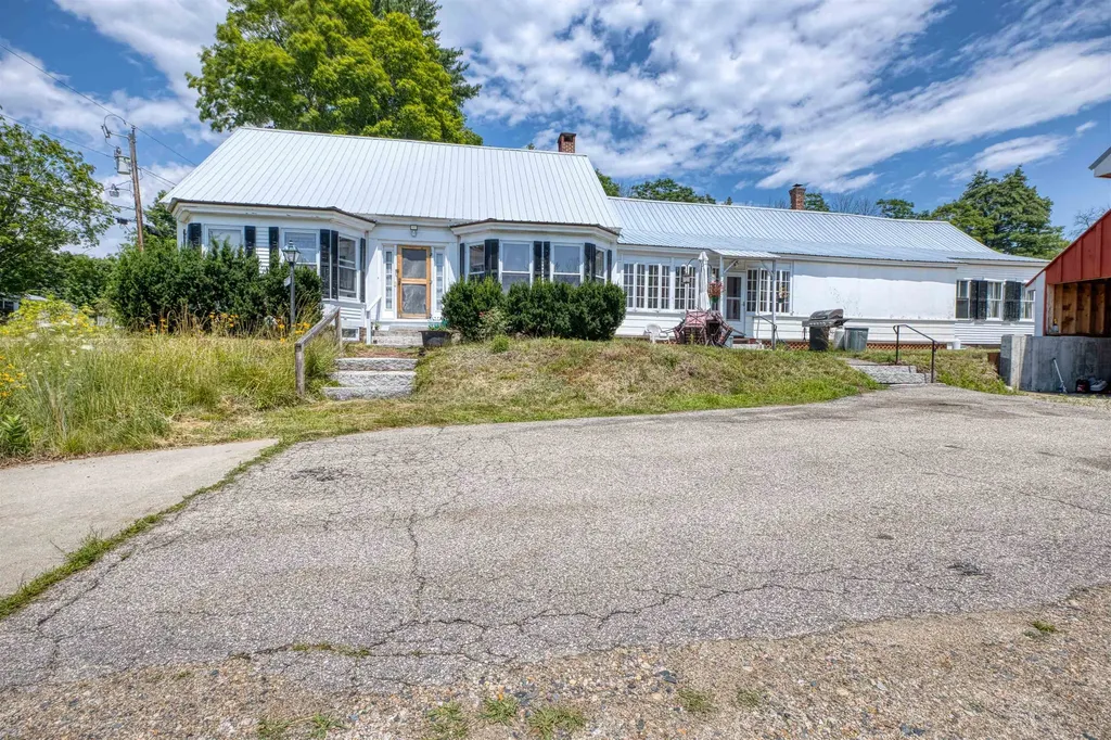 681 Province Lake Road Effingham NH 03882