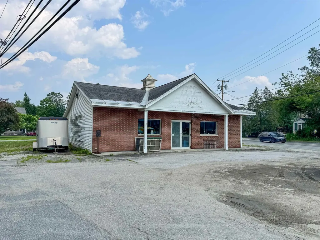 39 S Main Street Chester VT 05143