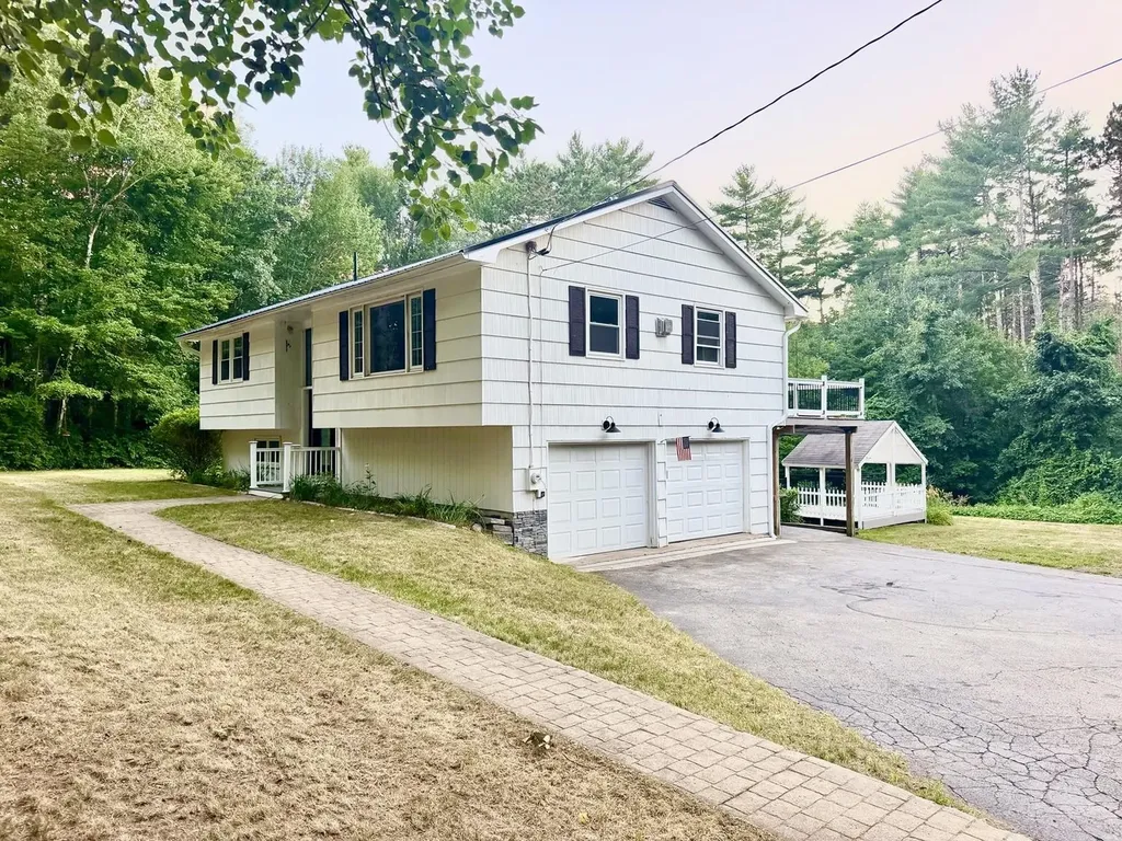 12 Hethlon Road Canterbury NH 03224