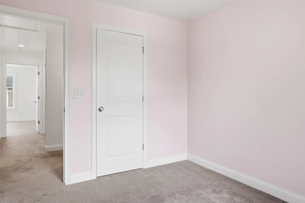 18 Dumaine Avenue Nashua NH 03063