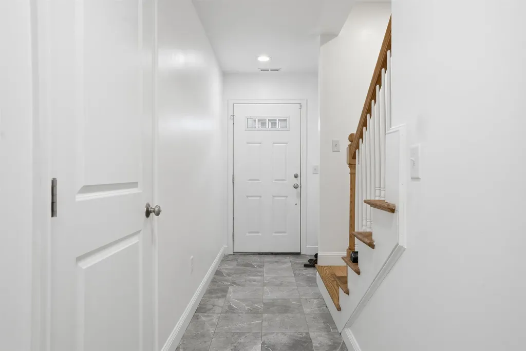 18 Dumaine Avenue Nashua NH 03063
