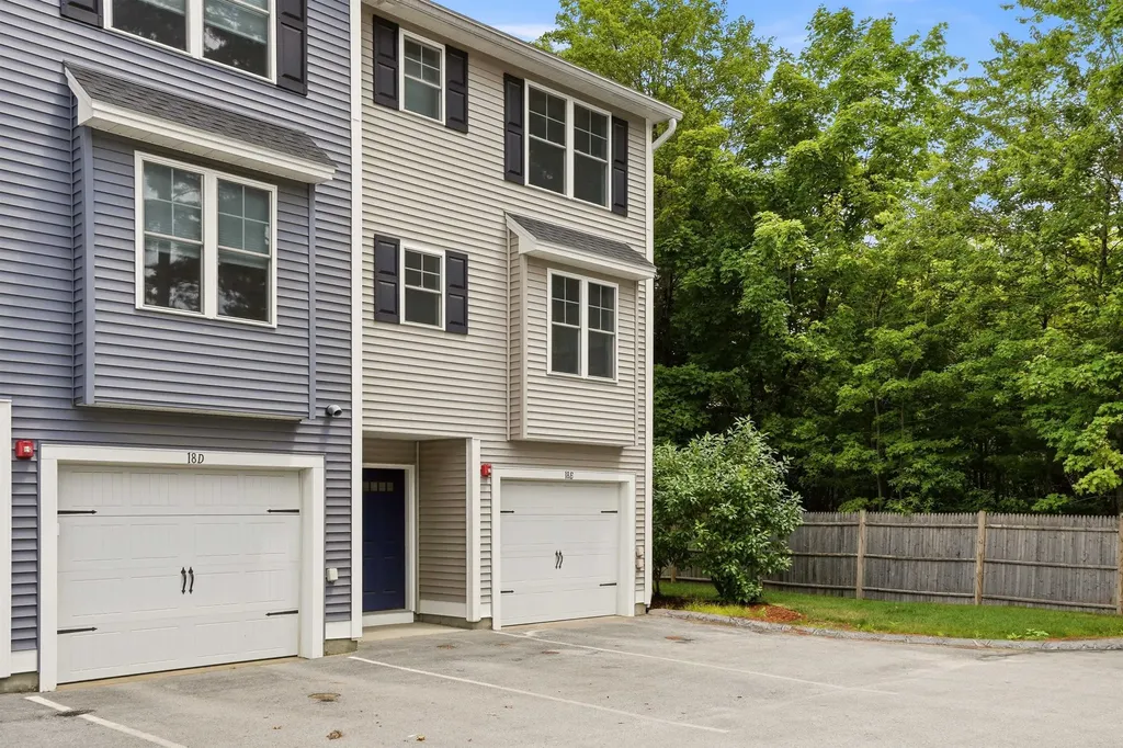 18 Dumaine Avenue Nashua NH 03063