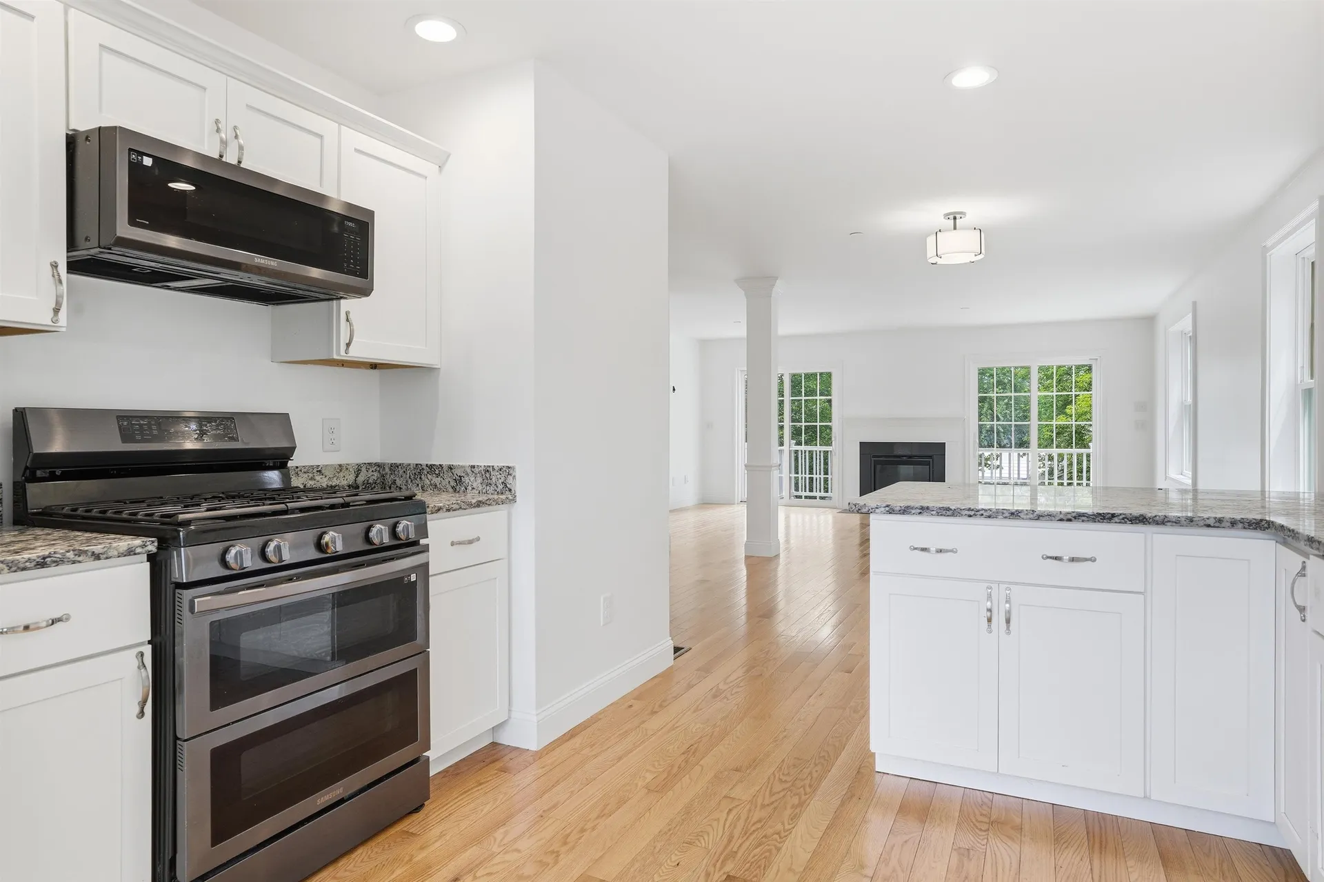 18 Dumaine Avenue Nashua NH 03063