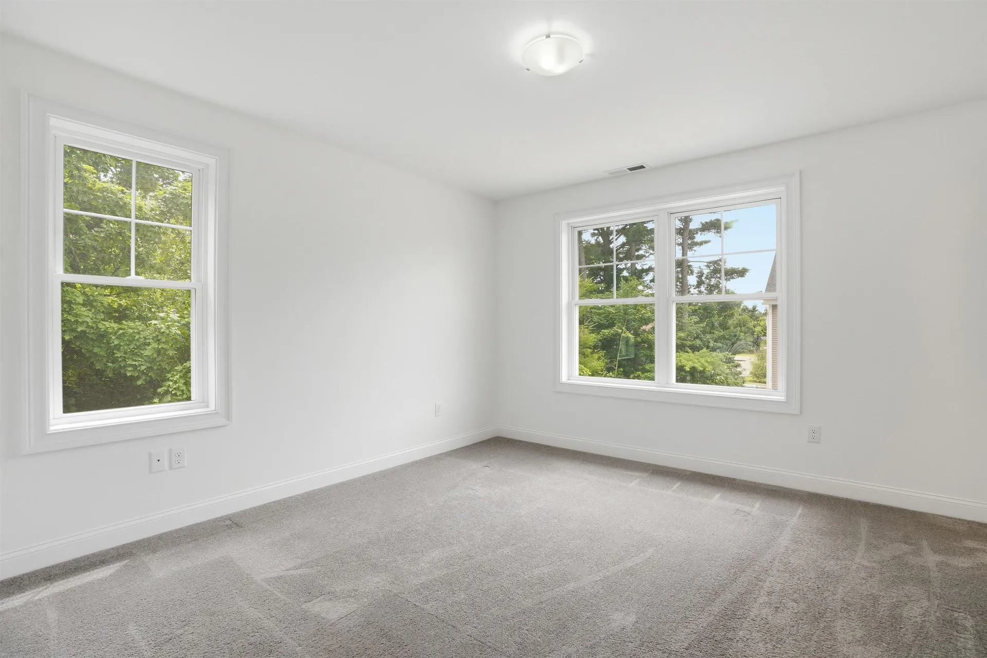 18 Dumaine Avenue Nashua NH 03063