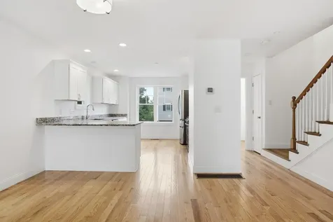 18 Dumaine Avenue Nashua NH 03063