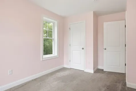 18 Dumaine Avenue Nashua NH 03063