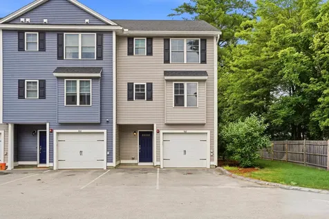 18 Dumaine Avenue Nashua NH 03063