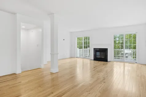 18 Dumaine Avenue Nashua NH 03063