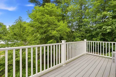 18 Dumaine Avenue Nashua NH 03063