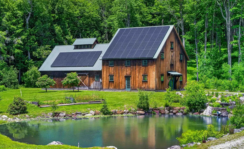 1949 South Road Peru VT 05152