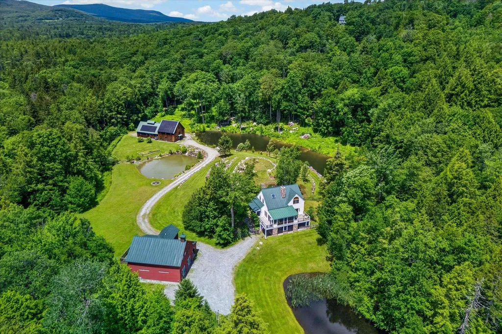 1949 South Road Peru VT 05152