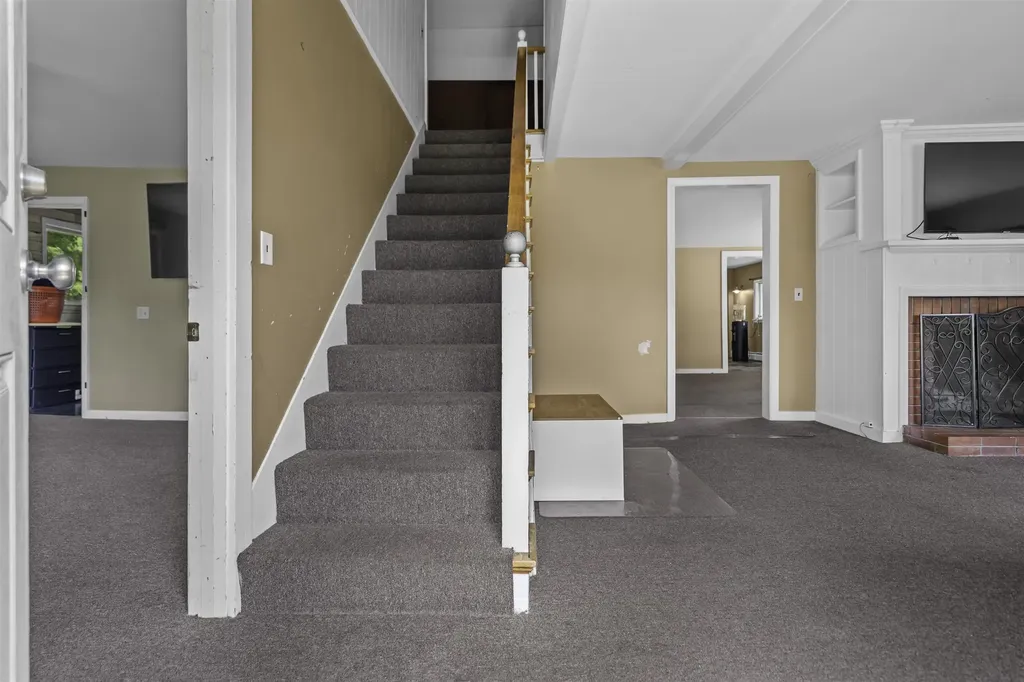 385 Burnham Intervale Road Hopkinton NH 03229