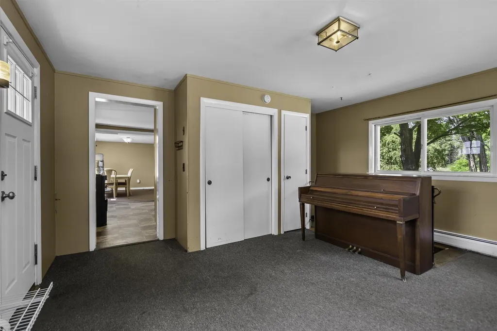 385 Burnham Intervale Road Hopkinton NH 03229