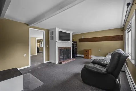 385 Burnham Intervale Road Hopkinton NH 03229