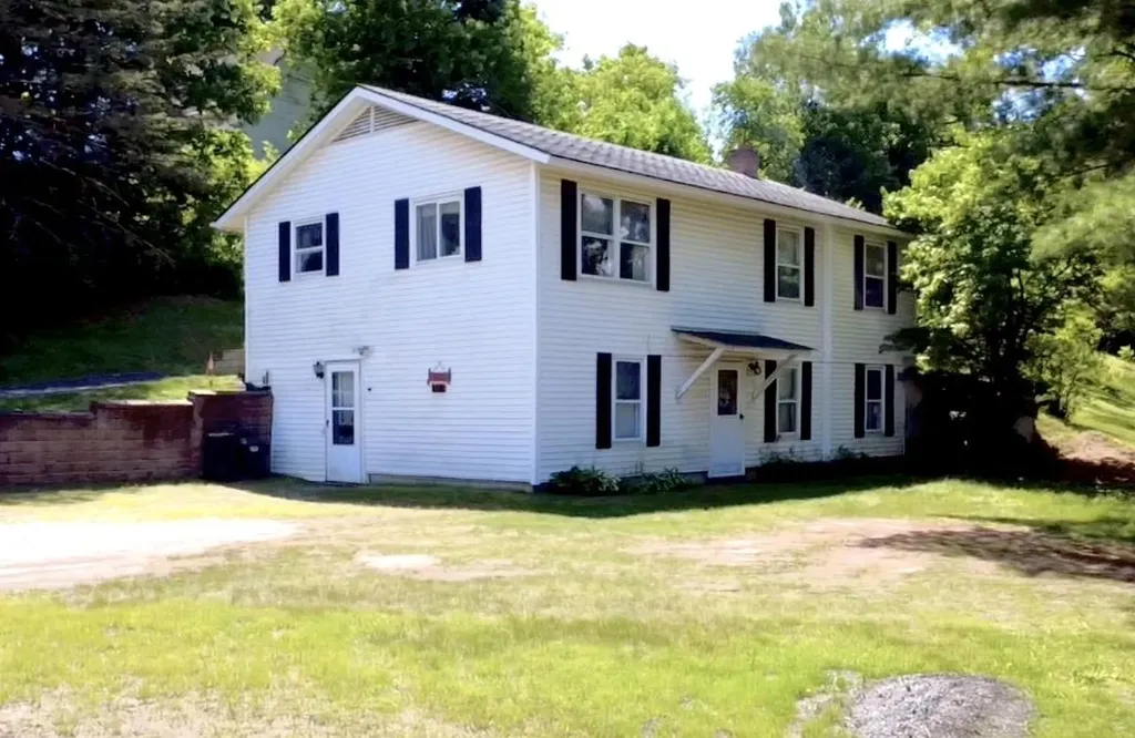 112 High Street Lyndon VT 05851
