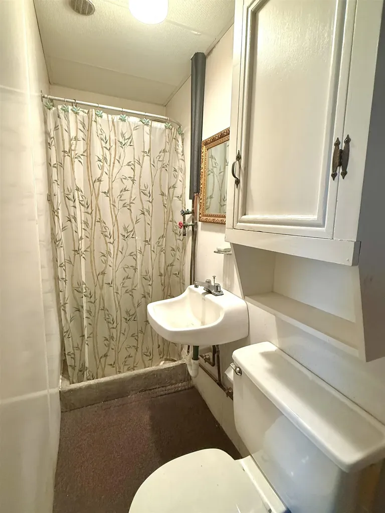112 High Street Lyndon VT 05851