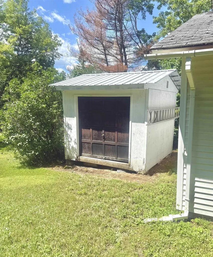 112 High Street Lyndon VT 05851