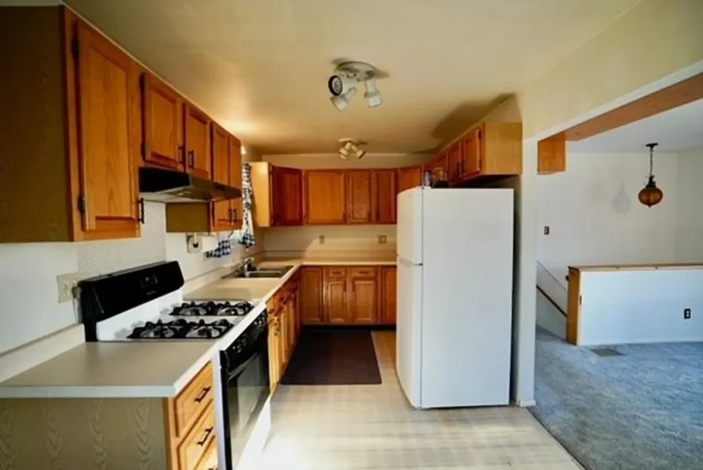 112 High Street Lyndon VT 05851