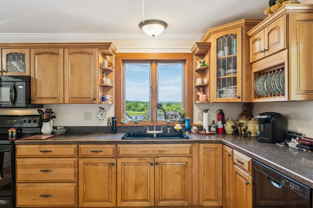 6 Pine Street Windsor VT 05089