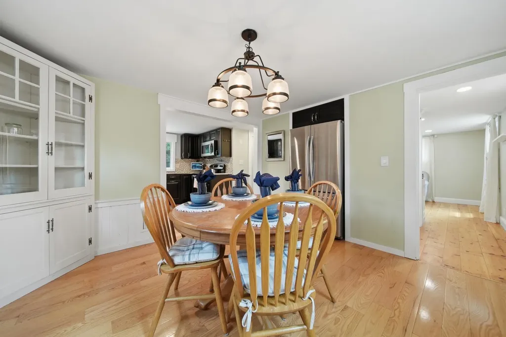 27 Baker Street Hudson NH 03051