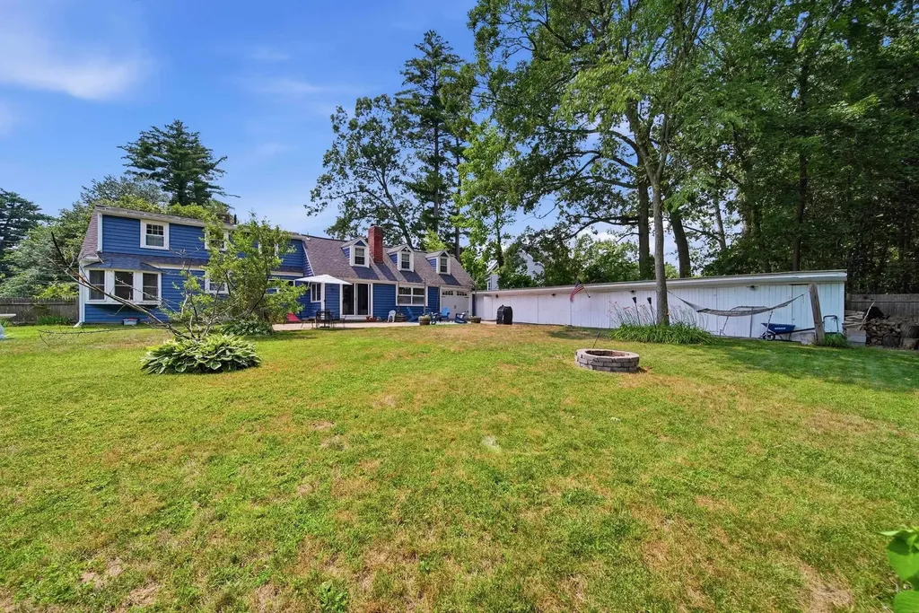 27 Baker Street Hudson NH 03051