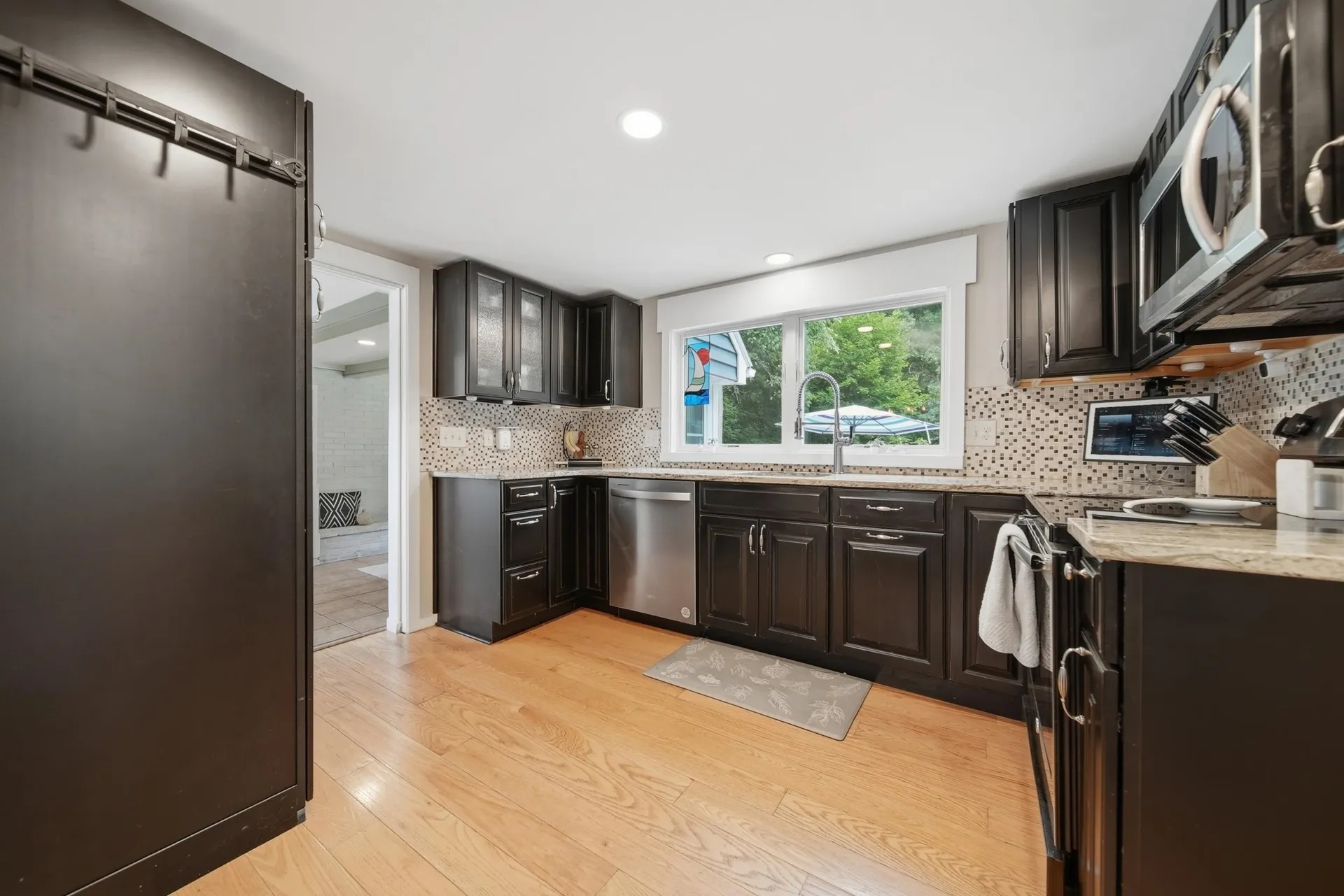 27 Baker Street Hudson NH 03051