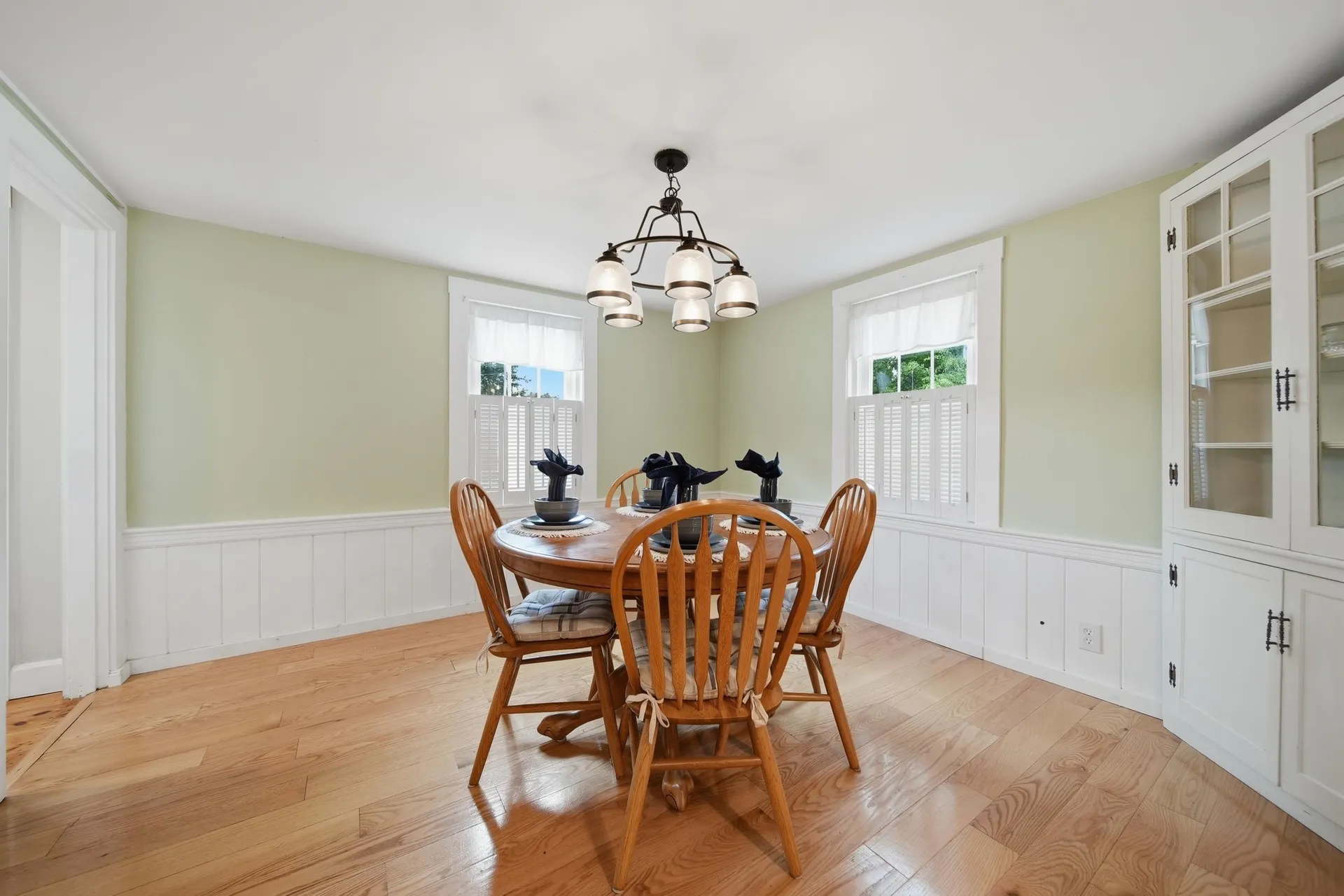 27 Baker Street Hudson NH 03051