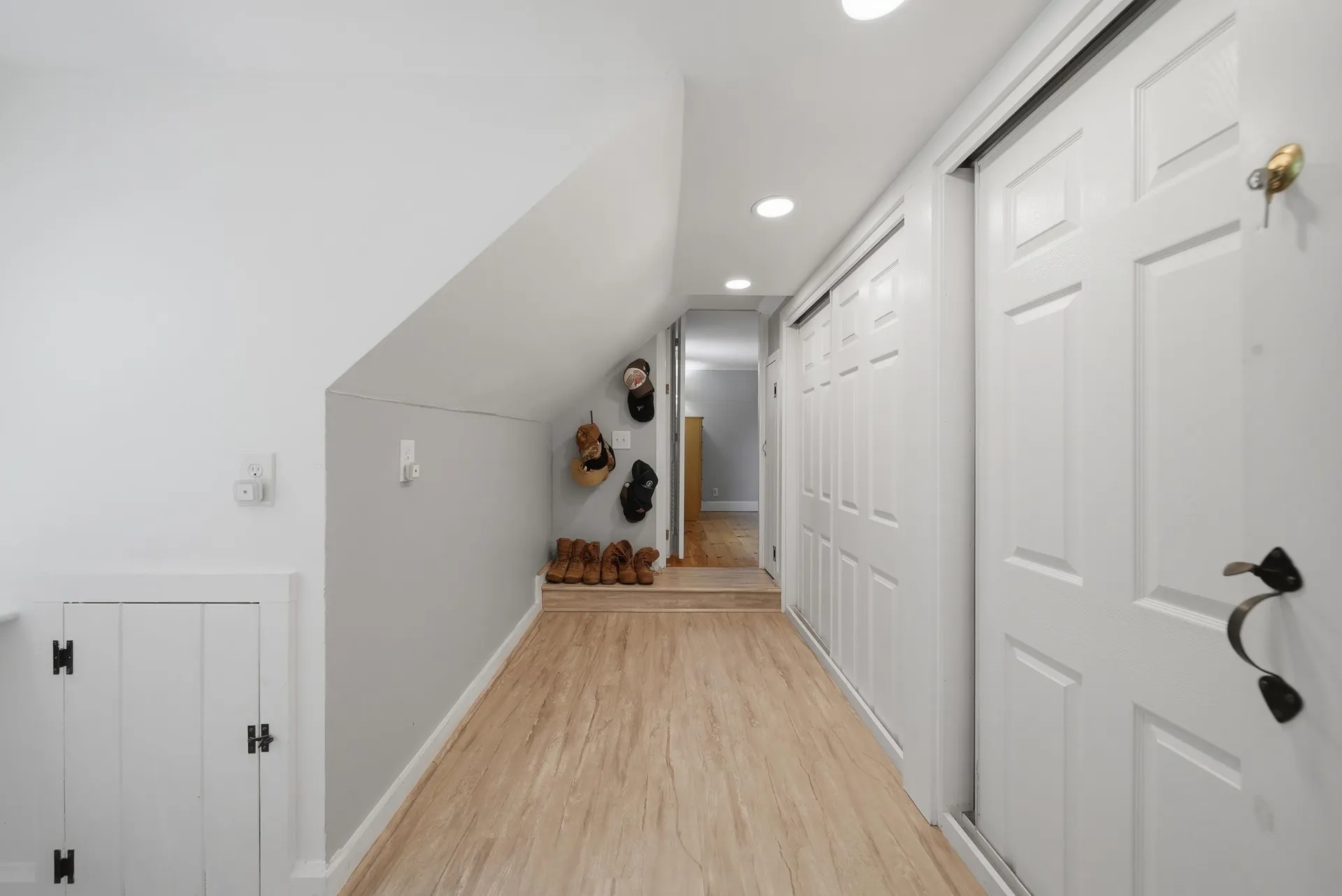 27 Baker Street Hudson NH 03051