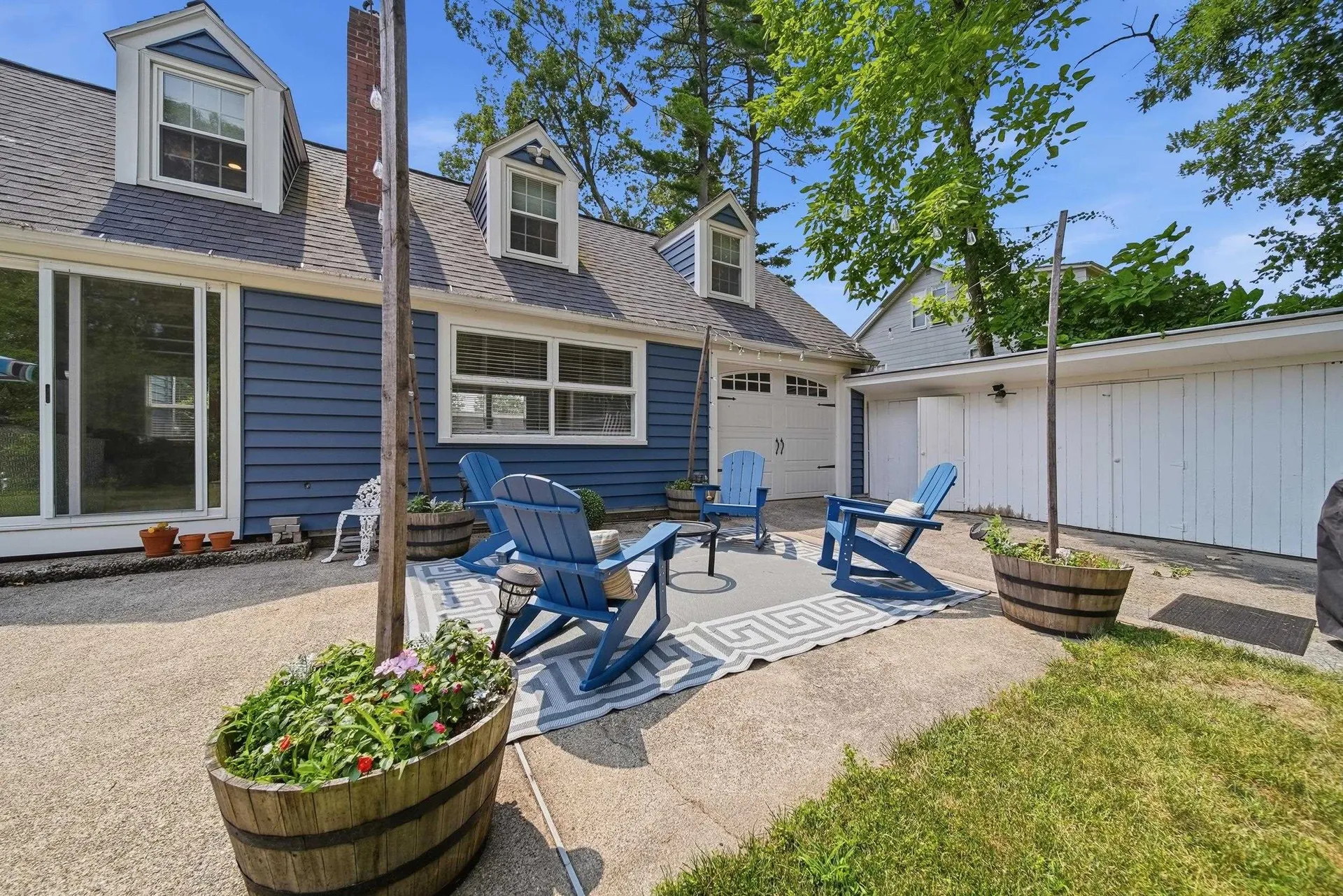 27 Baker Street Hudson NH 03051