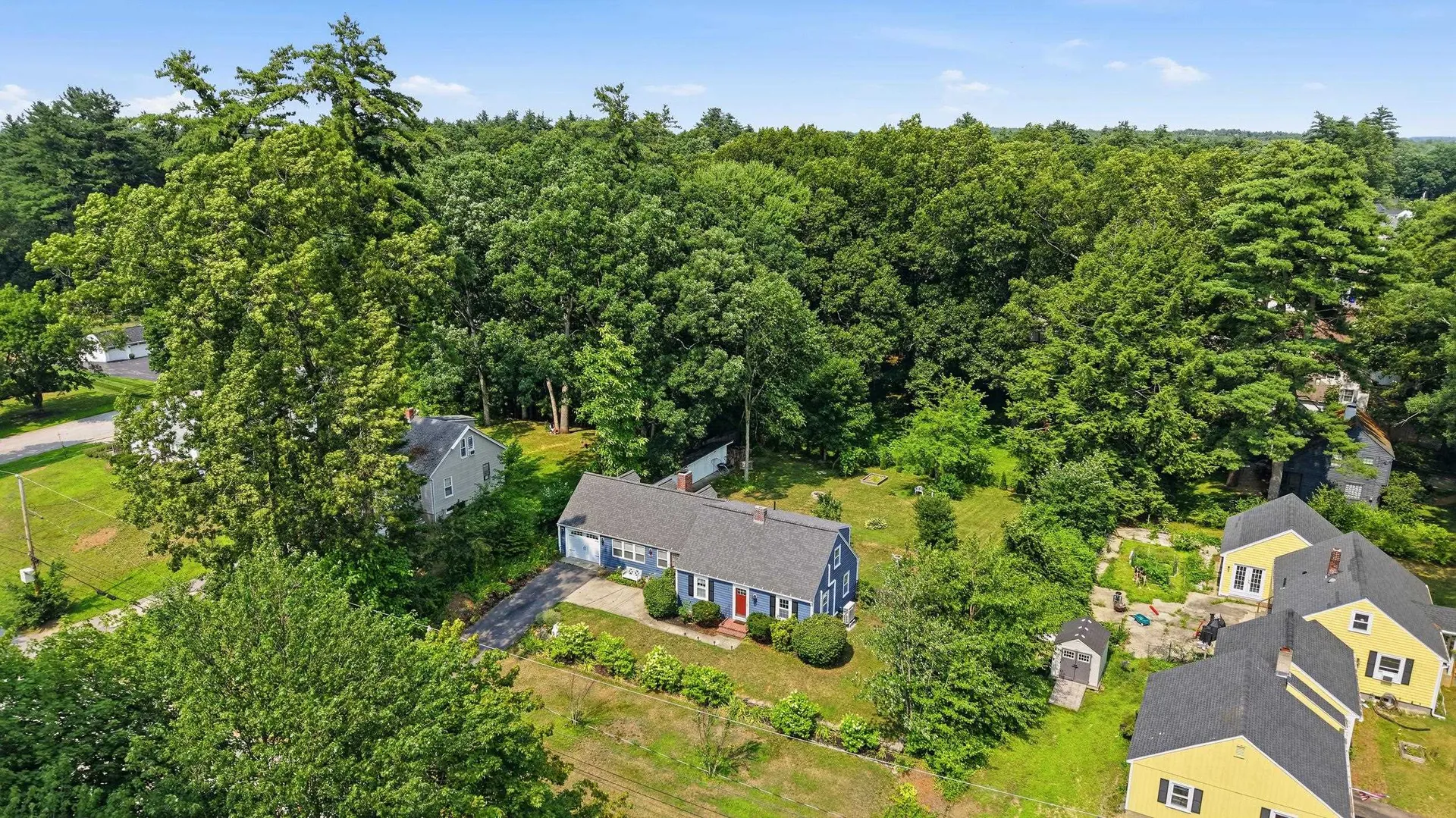 27 Baker Street Hudson NH 03051