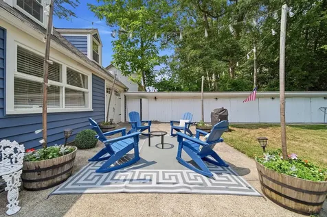 27 Baker Street Hudson NH 03051