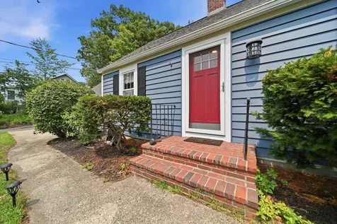 27 Baker Street Hudson NH 03051