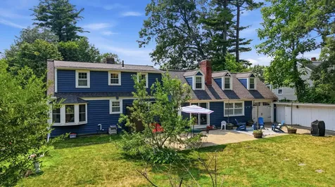 27 Baker Street Hudson NH 03051
