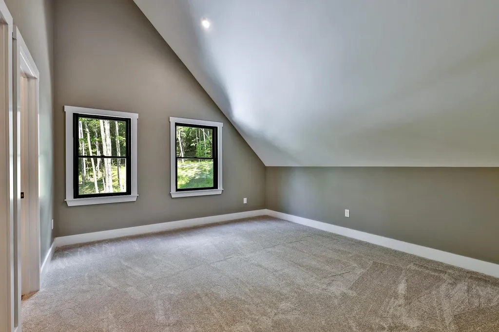 300 Great Hawk Road Rochester VT 05767