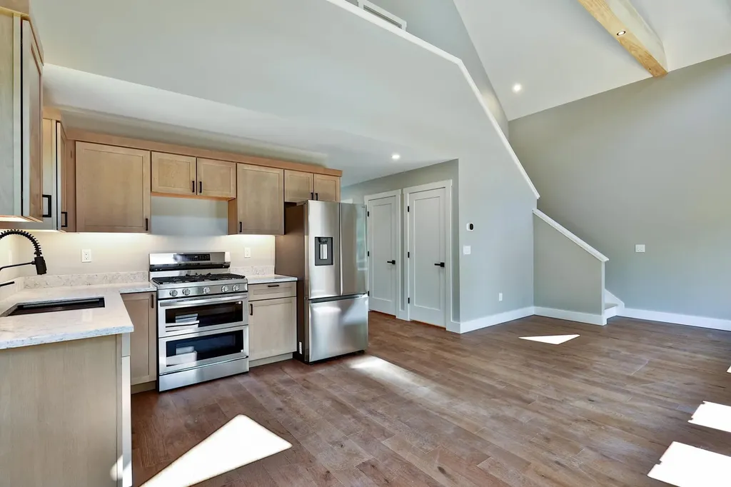 300 Great Hawk Road Rochester VT 05767