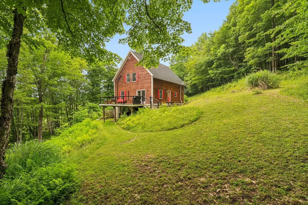 167 Limey Lane Pomfret VT 05053