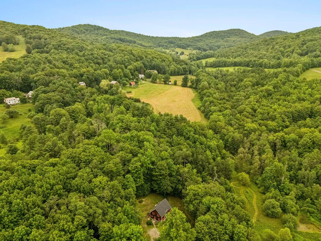 167 Limey Lane Pomfret VT 05053