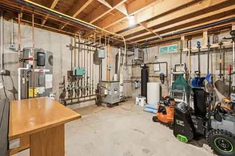 167 Limey Lane Pomfret VT 05053