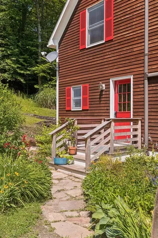 167 Limey Lane Pomfret VT 05053
