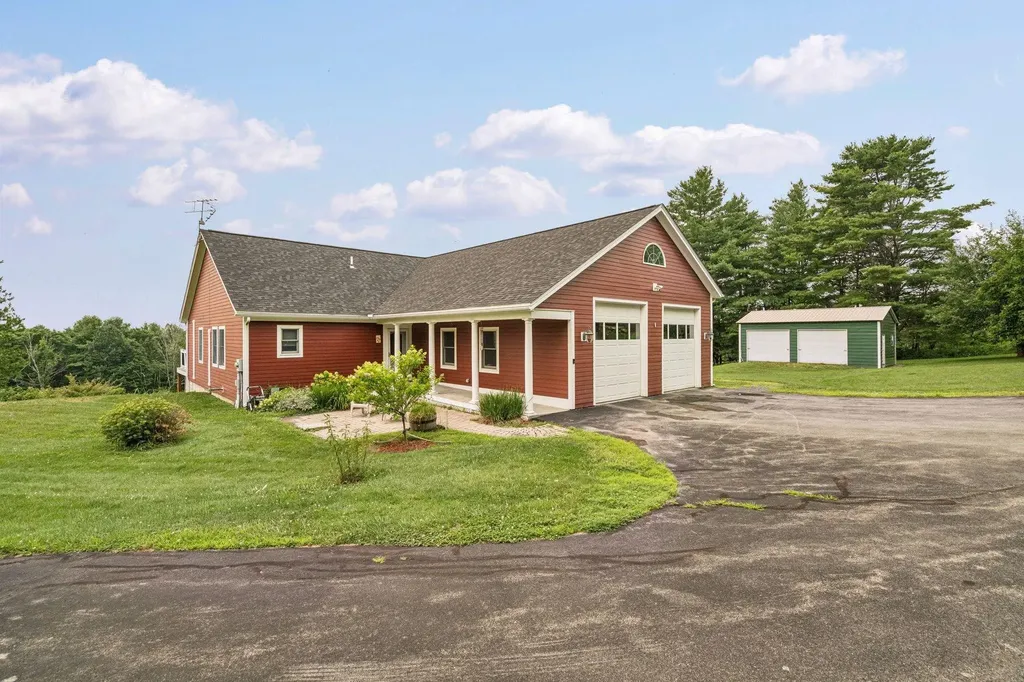 439 East Green Mountain Road Claremont NH 03743