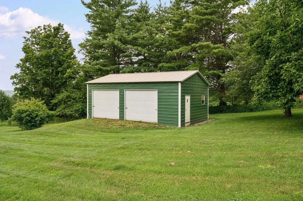 439 East Green Mountain Road Claremont NH 03743