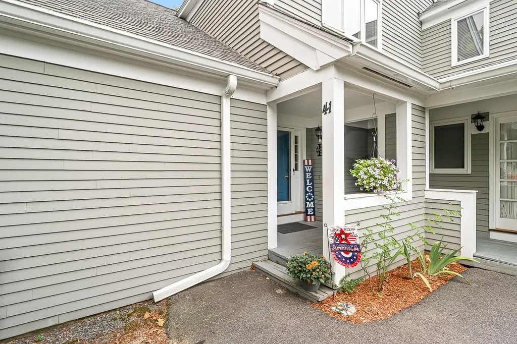 41 Aster Court Nashua NH 03062