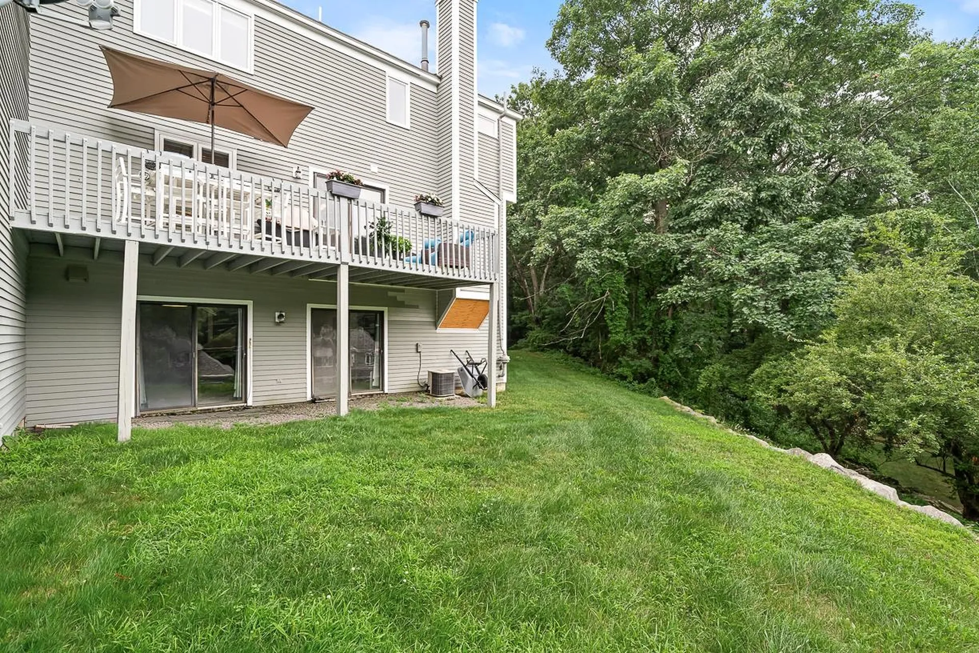 41 Aster Court Nashua NH 03062