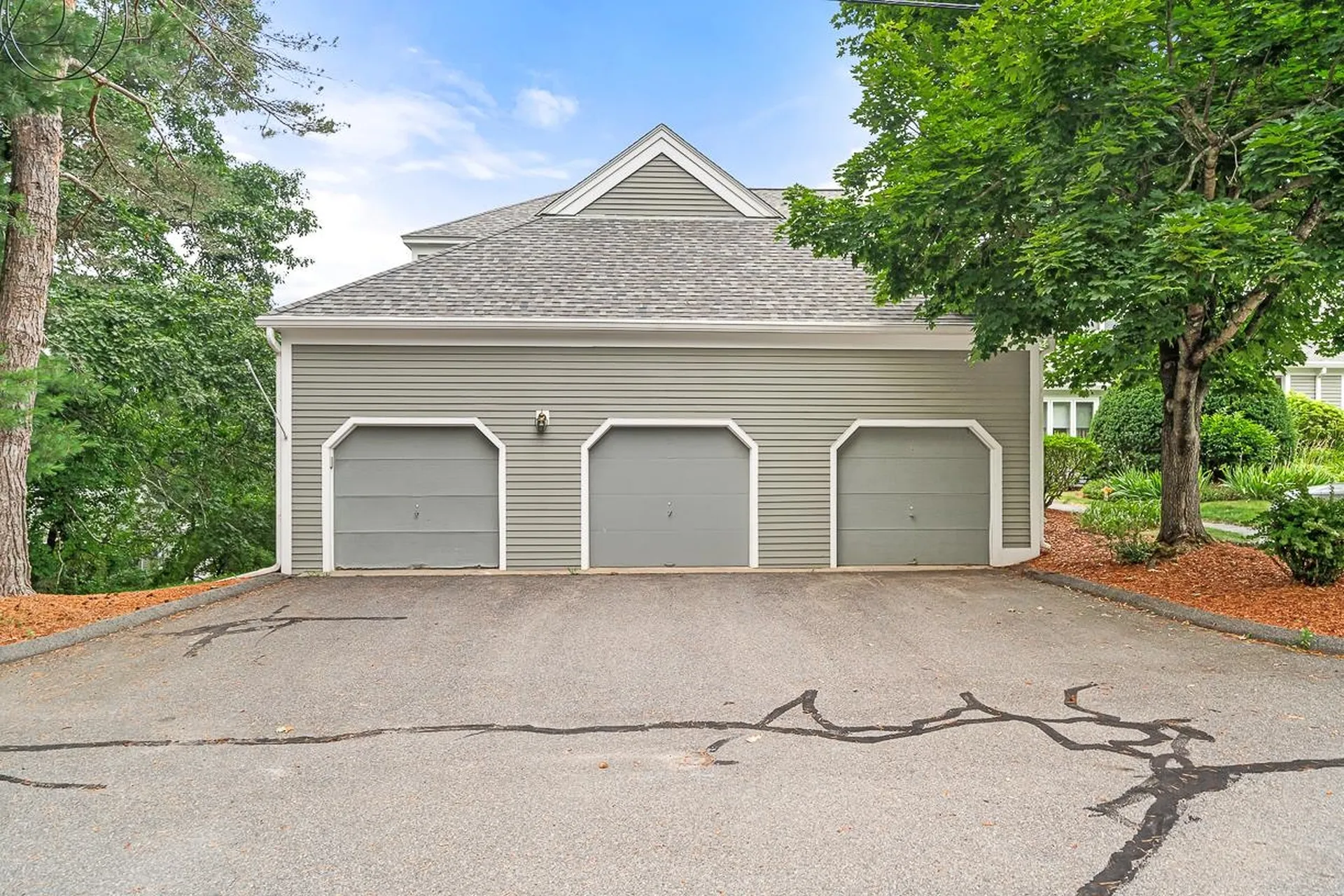 41 Aster Court Nashua NH 03062