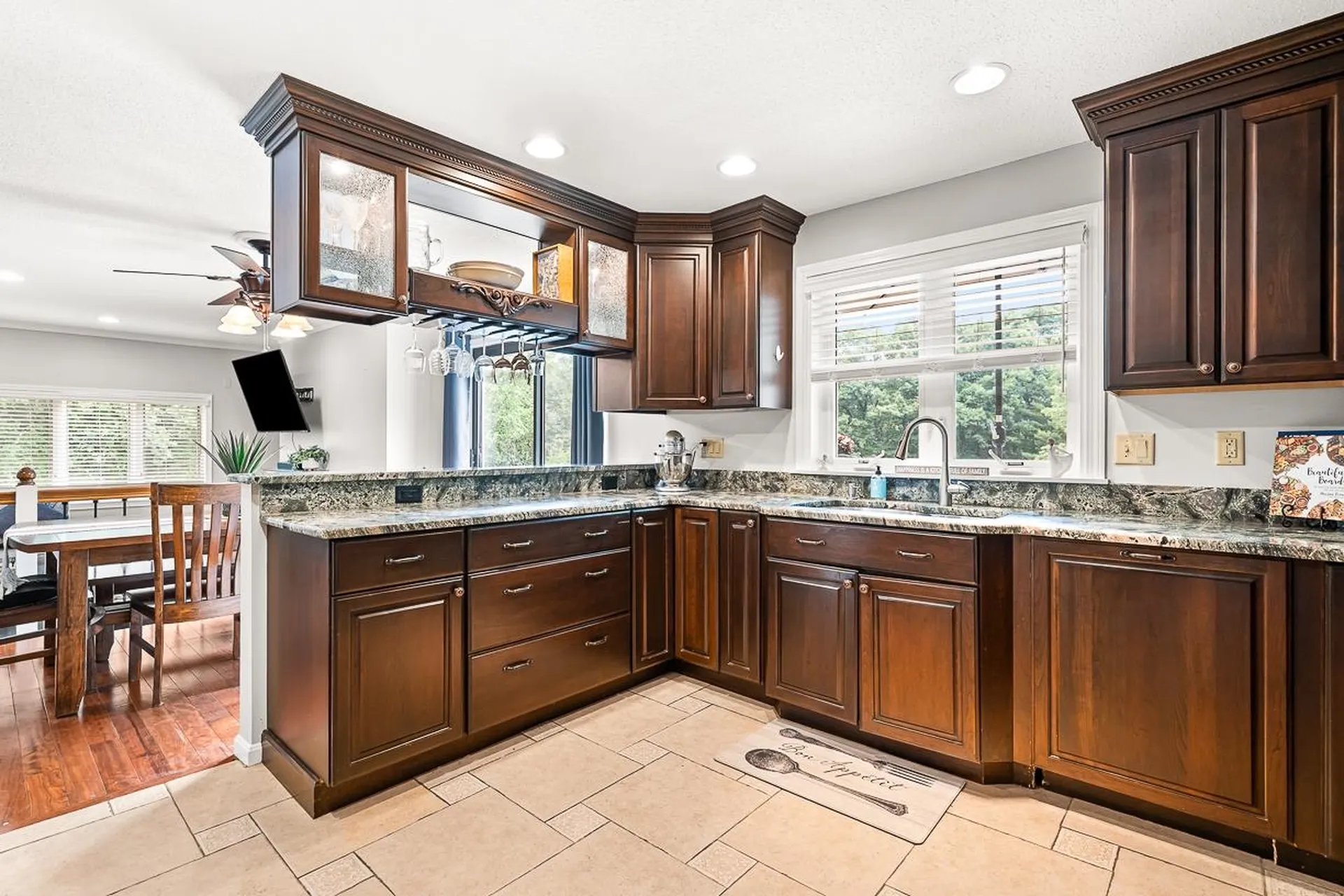 41 Aster Court Nashua NH 03062