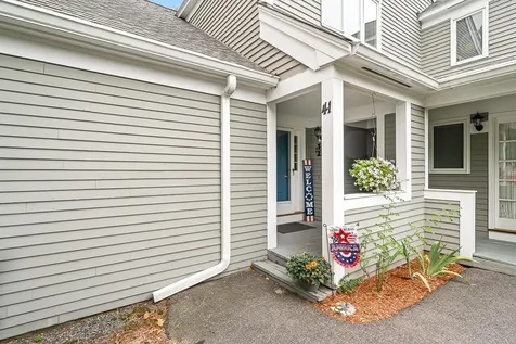 41 Aster Court Nashua NH 03062