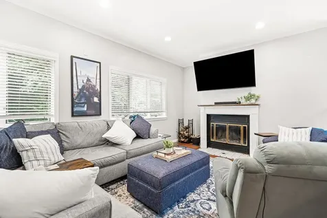 41 Aster Court Nashua NH 03062