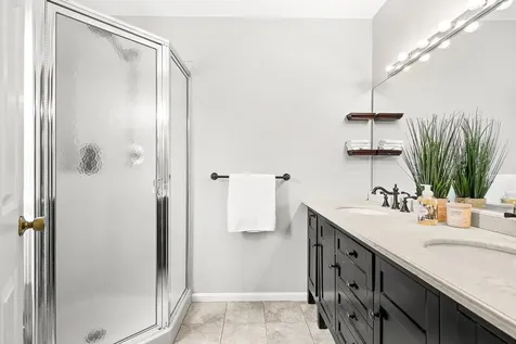 41 Aster Court Nashua NH 03062